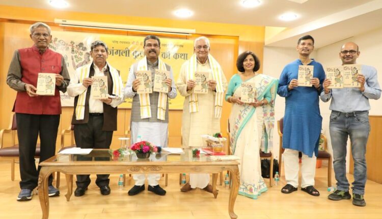 The Union Minister launched the book 'Jangal Kulpati Ki Katha' in New Delhi