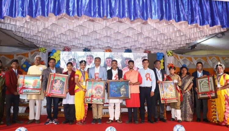 14 in Dhenkanal Jawaharlal Neboday School. The Union Minister gave the blessing for the project worth 32 crores